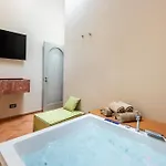 Rustico Con Jacuzzi In Toscana Casa vacanze *
