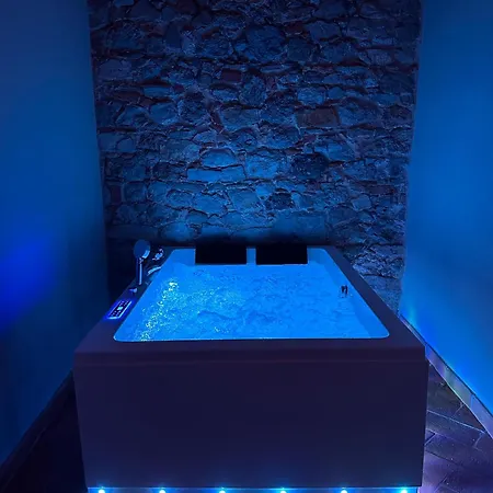 بيت للعطل Rustico Con Jacuzzi In Toscana كولّي فال ديلسا